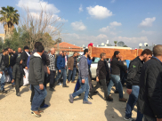  اللد: جماهير غفيرة تشارك في تشييع جثمان الشاب انور النمر 